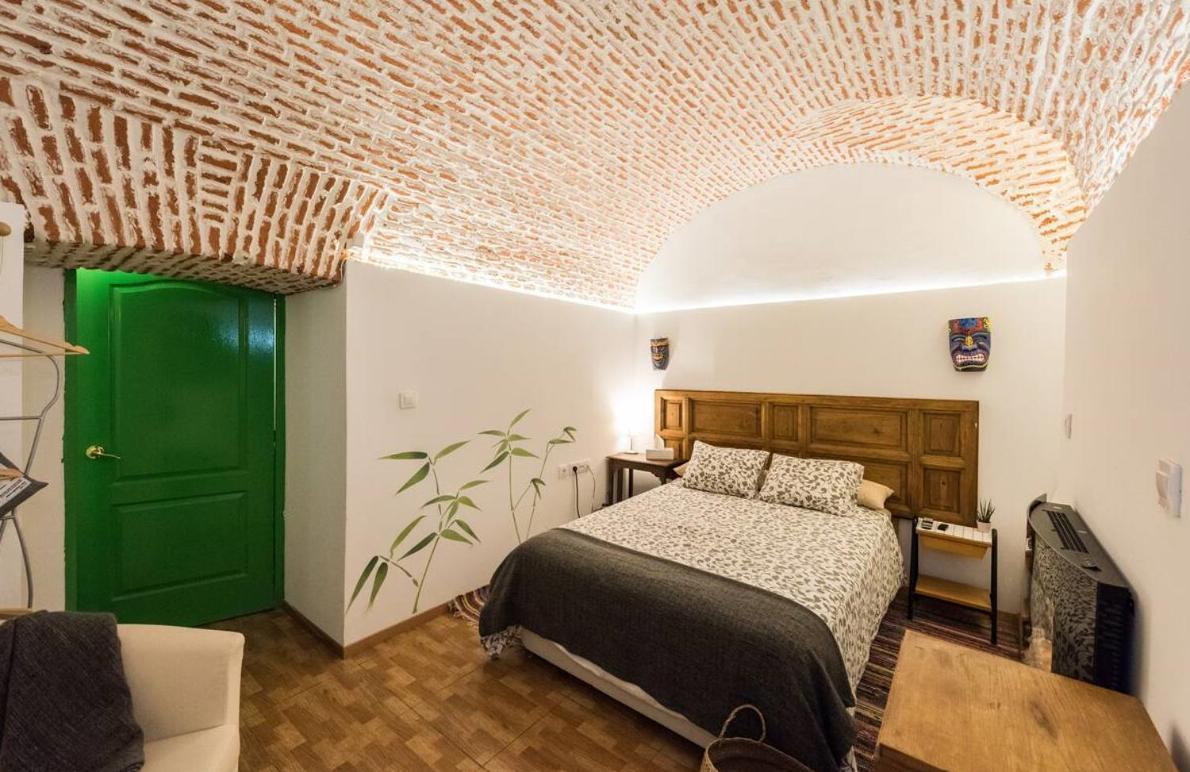 Encomienda Guest House Madrid Exterior photo